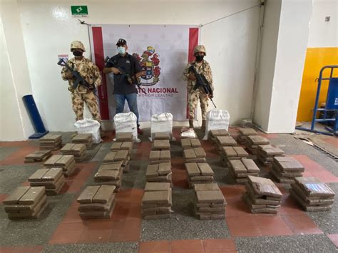 Más de 400 kilogramos de clorhidrato de cocaína fueron incautados en la