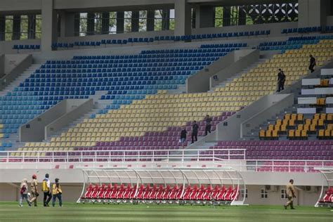 FIFA Inspeksi Stadion Manahan Soroti Tidak Adanya CCTV Di Tribune