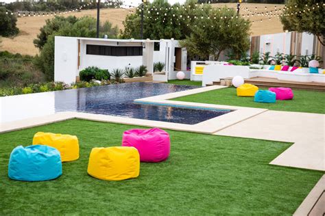 how much is it to rent the love island villa