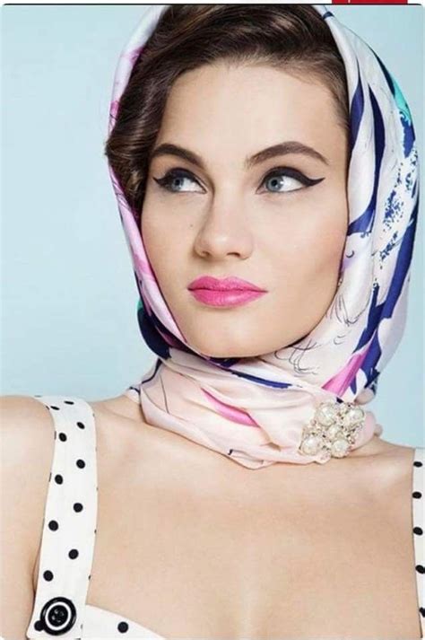 Pin By Andrew Gretton On Scarf Silk Headscarf Head Scarf Silk Satin