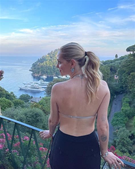 Chiara Ferragni Yoga videoları Ünlüler Yoga