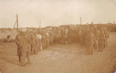 DEUTSCHE SOLDATEN BEIM Löhnungs Appell in Flandern Belgien Foto AK 1