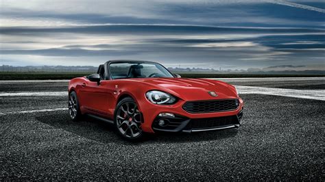 La Fiat 124 Spider Abarth Si Spinge Fino Ai 220 Kmh In Un Nuovo Video