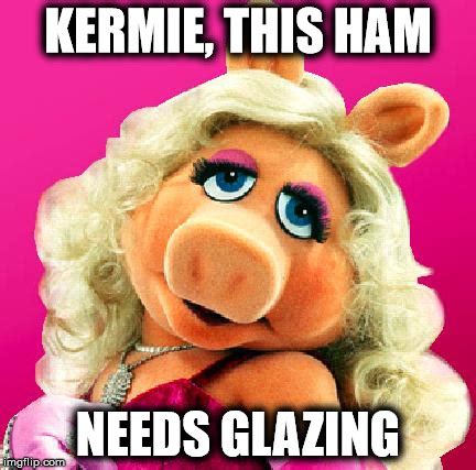 Piggy And Kermit Meme