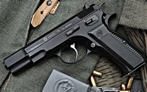 Пистолет CZ-75: история создания, конструкция, модификации