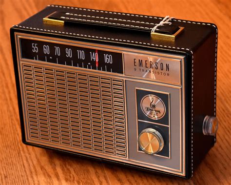 Vintage Emerson Surburban Portable Transistor Radio, Model 991, AM Band ...