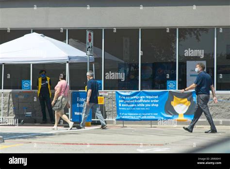 Walmart Plano Hi Res Stock Photography And Images Alamy