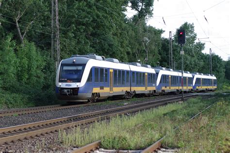 VT 648 444 Der NordWestBahn Und Zwei Weitere LINT 41 Durchfahren Am 28