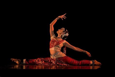 Rukmini vijayakumar | Bharatanatyam poses, Dance poses, Dance of india