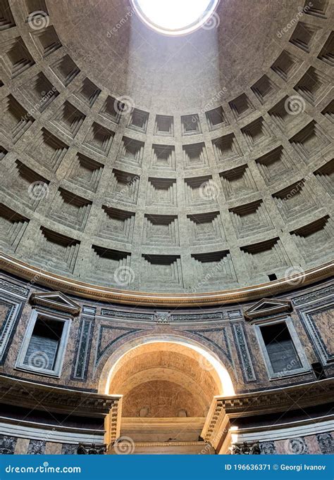 Sunbeam Through Oculus Ceiling Pantheon Rome Stock Image ...