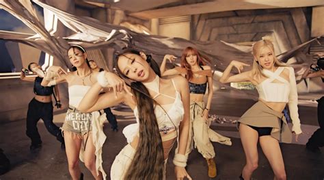 BLACKPINK Gabungkan Unsur Tradisional Dan Hip Hop Di Pink Venom