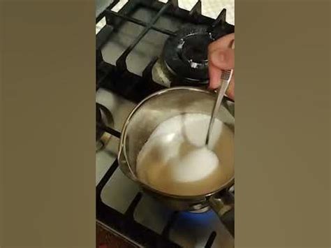 Пережигаем сахар для новогодней вкусняшки. Семейные традиции никуда не ...