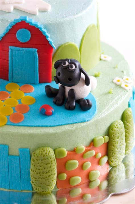 Timmy Time Cake - CakeCentral.com