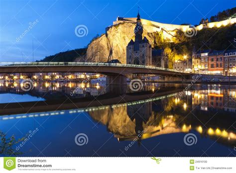 Arquitectura Da Cidade De Dinant Bélgica Do Crepúsculo Foto de Stock