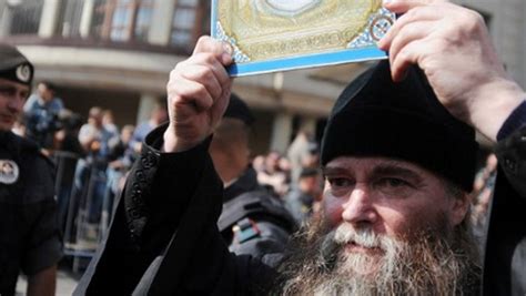 Affaire Pussy Riot l Eglise orthodoxe russe prône la clémence midilibre fr