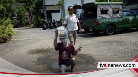 Manusia Silver Menjamur Di Cirebon Jawa Barat Satpol Pp Siapkan