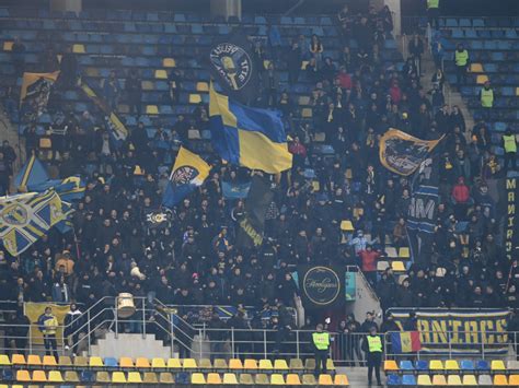 Galerie Foto Duelul Galeriilor De La Fcsb Petrolul Cum Au Fost