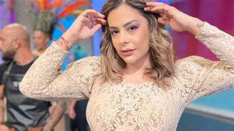 Larissa Riquelme se bajó la ropa interior y se filmó desde todos los