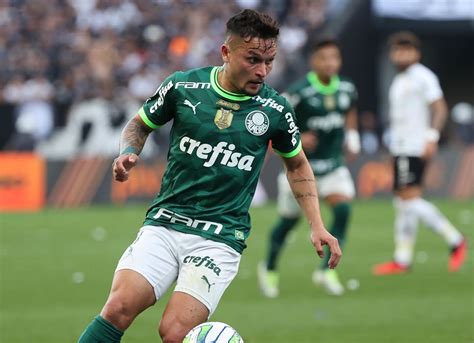 Sem marcar há nove jogos Artur vive maior seca da temporada após