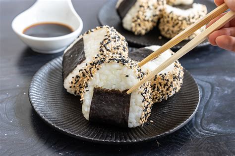 Onigiri Rezept Japanische Reisbällchen selber machen Rezept eat de