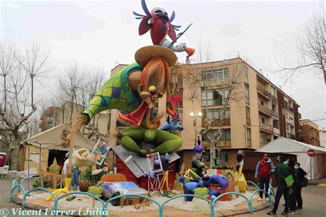 Els Primers Premis De Las Falles De Benicarl Per A Lembut I El