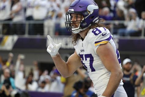 T J Hockenson Proves Perfect Fit For Vikings Offense The San Diego