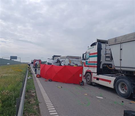 Miertelny Wypadek Na Autostradzie A Nie Yje Jedna Osoba Zdj Cia