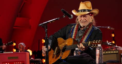 Willie Nelson’s Busy Year at 90 Includes New Bluegrass Album | Best ...