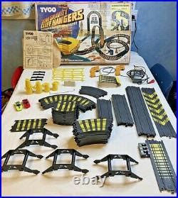 Car Track Set Vintage Tyco Zero Gravity Cliff Hanger Ho Slot Car Race