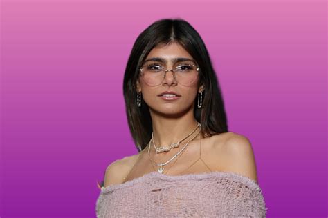 Mia Khalifa Calls Out White House Staffer - Newsweek 