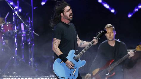 Gibson might be bringing back Dave Grohl’s DG-335 signature guitar ...