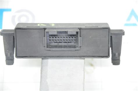 GATEWAY CONTROL MODULE VW Passat b7 12 15 USA сломано крепение