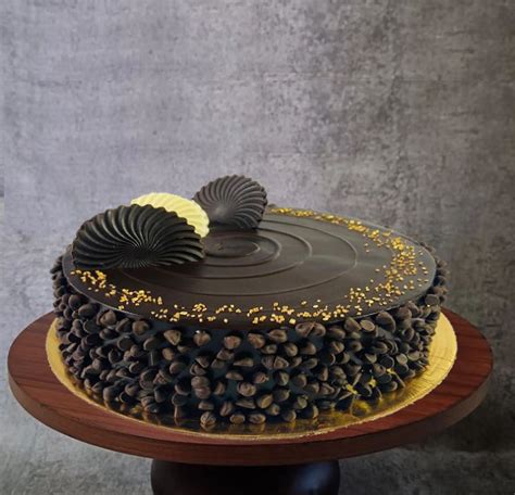 Send Crunchy Chocolate Cake Online To Guwahati Petalscart