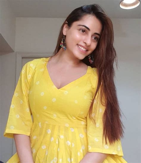 Niyati Fatnani TV Actress Wiki HD Images Cute Photos Bikini Wallpapers Unseen Pictures