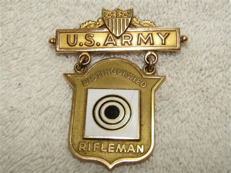 Distinguished Rifleman Badge Dtd And Named And 2 Eic Badges 1922452210