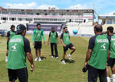 Bangladesh players warm up with football | ESPNcricinfo.com