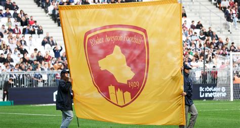 Ligue 2 Rodez Annonce Le Départ Dun Défenseur Off