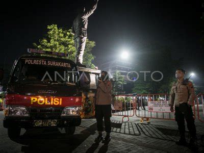 Pengamanan Malam Tahun Baru Di Solo Antara Foto