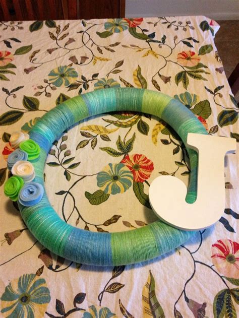 Wrap Yarn Around A Foam Pool Noodle For A Pretty Wreath Pretty Wreath