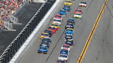 18 cars taken out in major wreck at Daytona 500