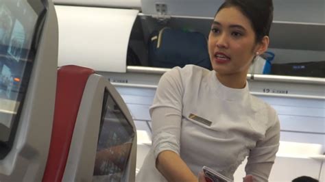 Pramugari Cantik Batik Air Id6862 Batik Air A320 214 Takeoff Dari Jakarta Youtube