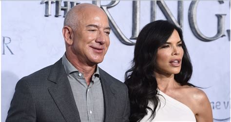 Billionaire Jeff Bezos engaged to girlfriend Lauren Sánchez CorrectNG