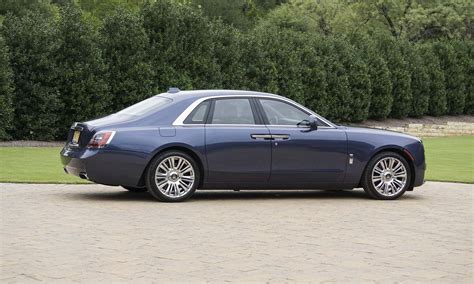 Rolls Royce Ghost First Drive Review Autonxt