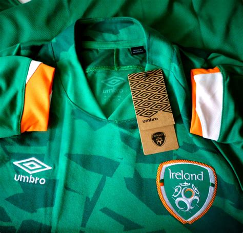 Republic Of Ireland Umbro Home Long Sleeve Football Shirt New