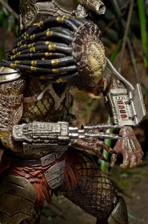 Neca Predator Scale Action Figure Ultimate Jungle Hunter