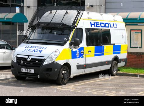 British Riot Vehicle Van Hi Res Stock Photography And Images Alamy