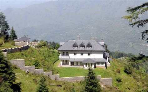 Priyanka Gandhi performs house-warming of her cottage in Shimla - The ...