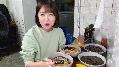 “양이 생각보다”먹방 유튜버 쯔양 기계식 우동·짜장면 먹방 공개 오서린 기자 톱스타뉴스