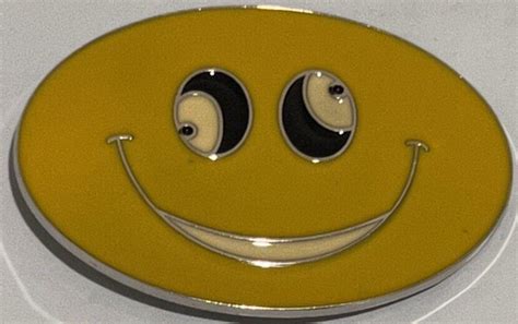 Yellow Smiley Face Googly Eyes Emoji Metal Belt Buckl… - Gem