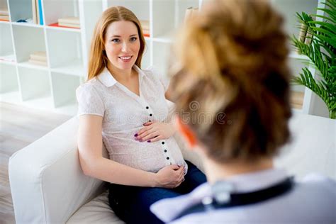 Pregnant Woman Visiting Doctor Stock Image Image Of Doctor